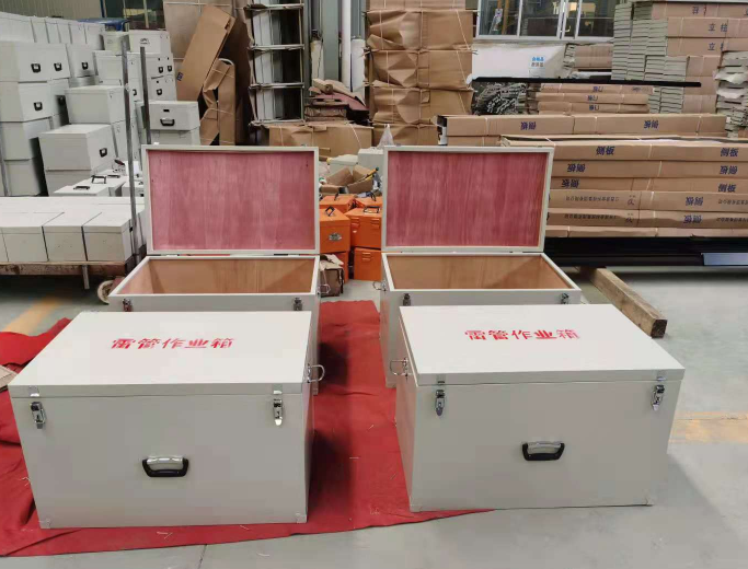 河西放炮线和雷管炸药在矿山作业时如何存放?