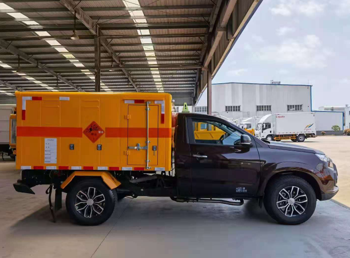 河西凯龙矿山设备爆破器材运输车安全性如何?