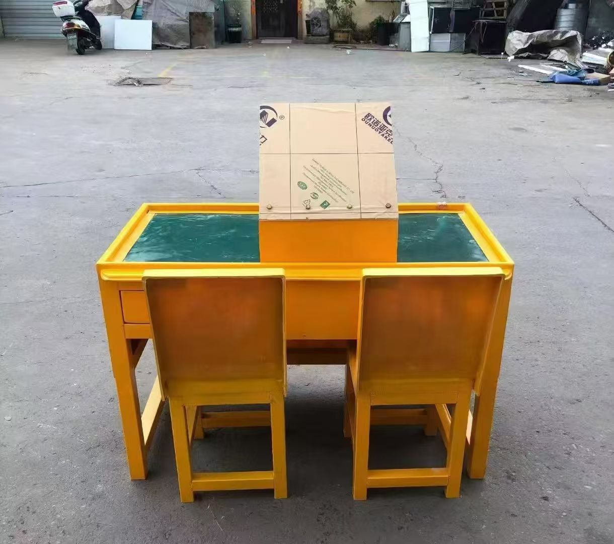 河西防静电导通桌井下煤矿火工品发放桌：危险品流转的安全守护者